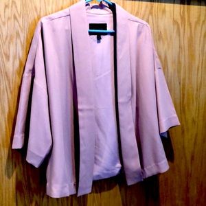 Women’s Petite Small Kimino sleeve style blazer.